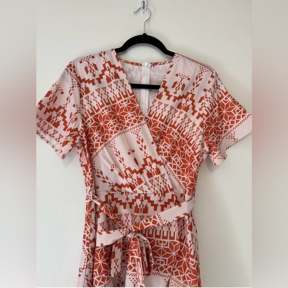 Elegant Orange Patterned Dress - Picture 6 of 7